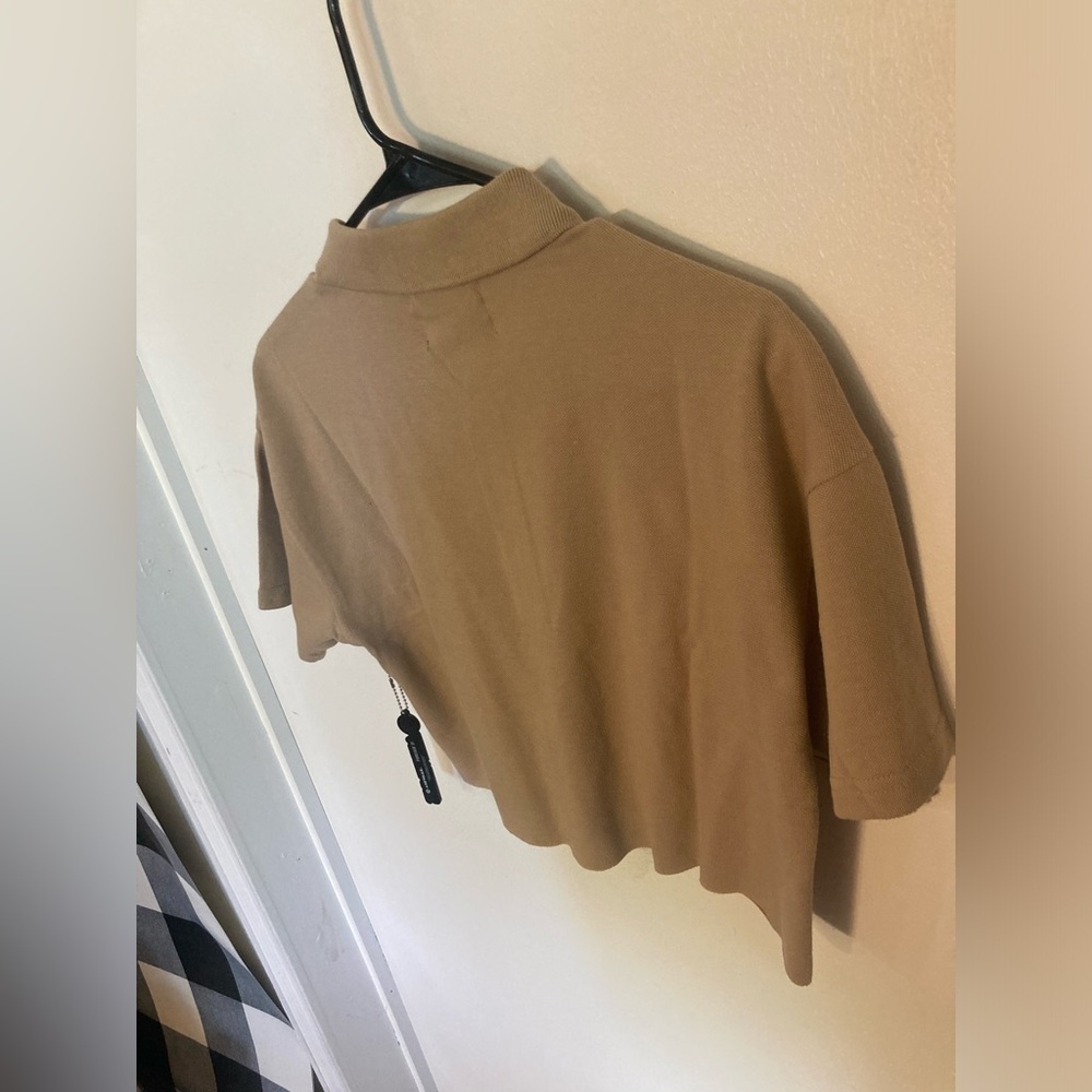 4/$25 Airwalk crop top in size small in a brown/tan color. NWT & never worn - Picture 4 of 5